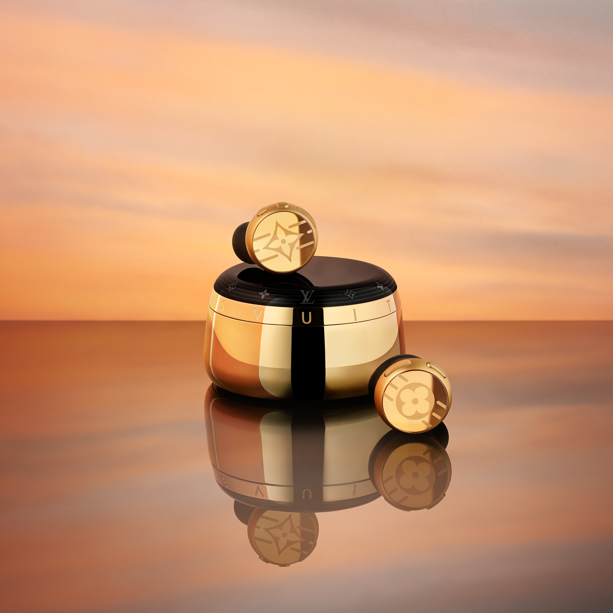 Louis Vuitton Horizon Light Up Earphones - Golden - High-Tech